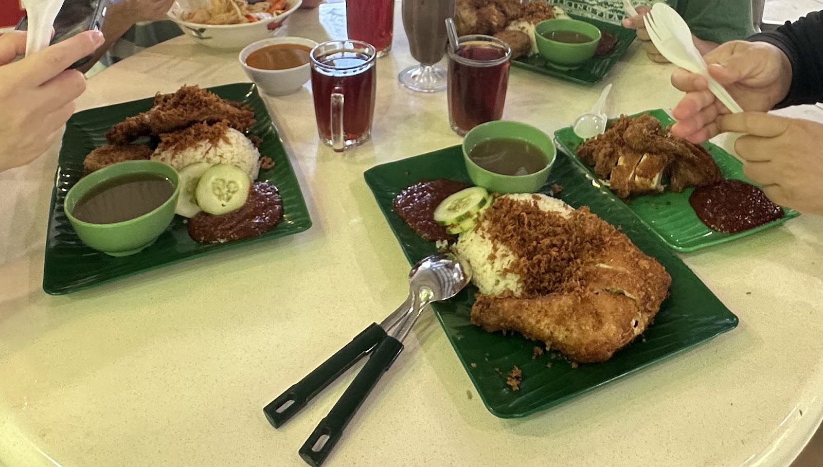 Mr Grumpy Nasi Ayam (Lucky Plaza Nasi Ayam Goreng) - Yishun