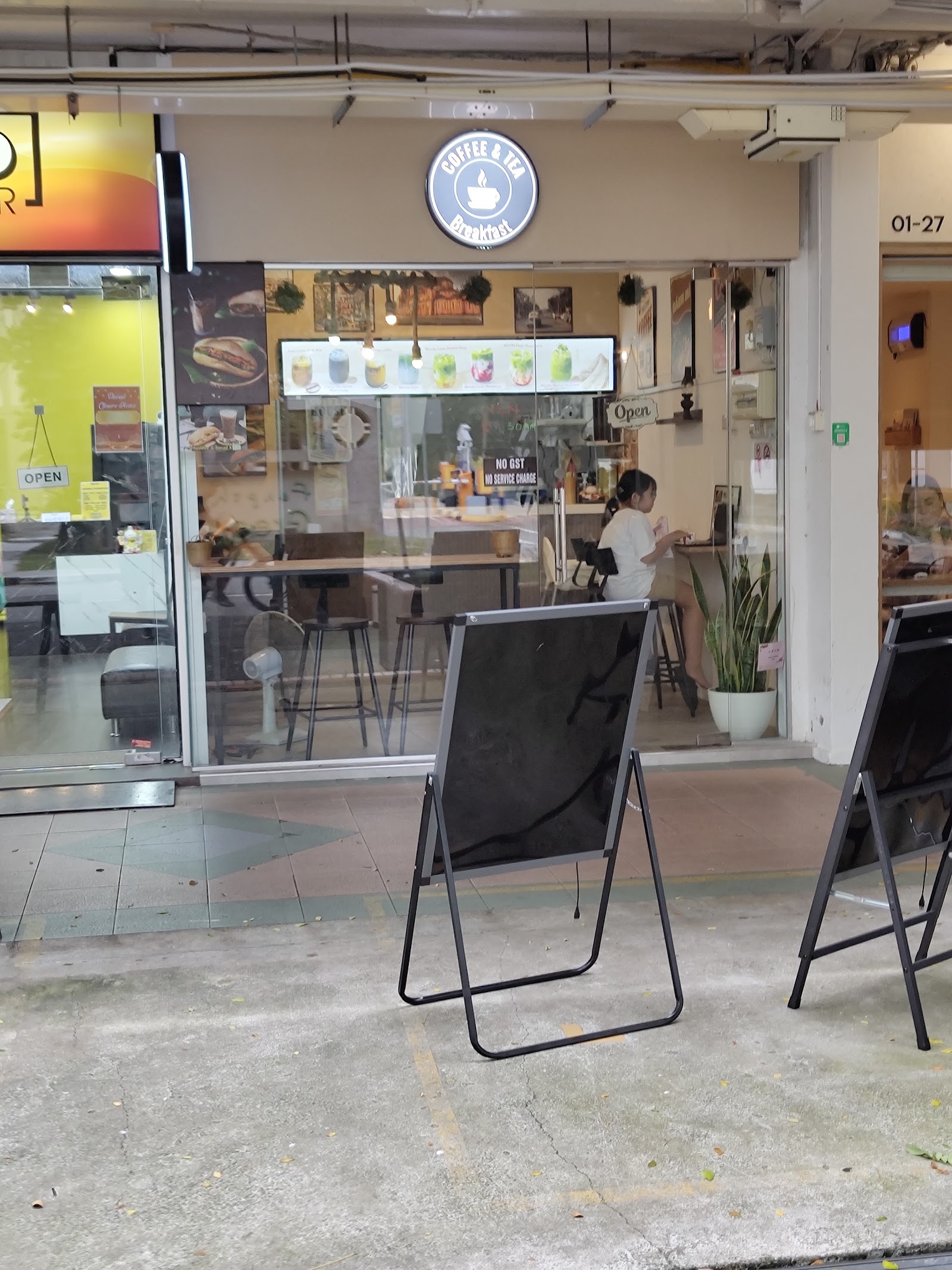 COFFEE & TEA .BANH MI VIETNAM