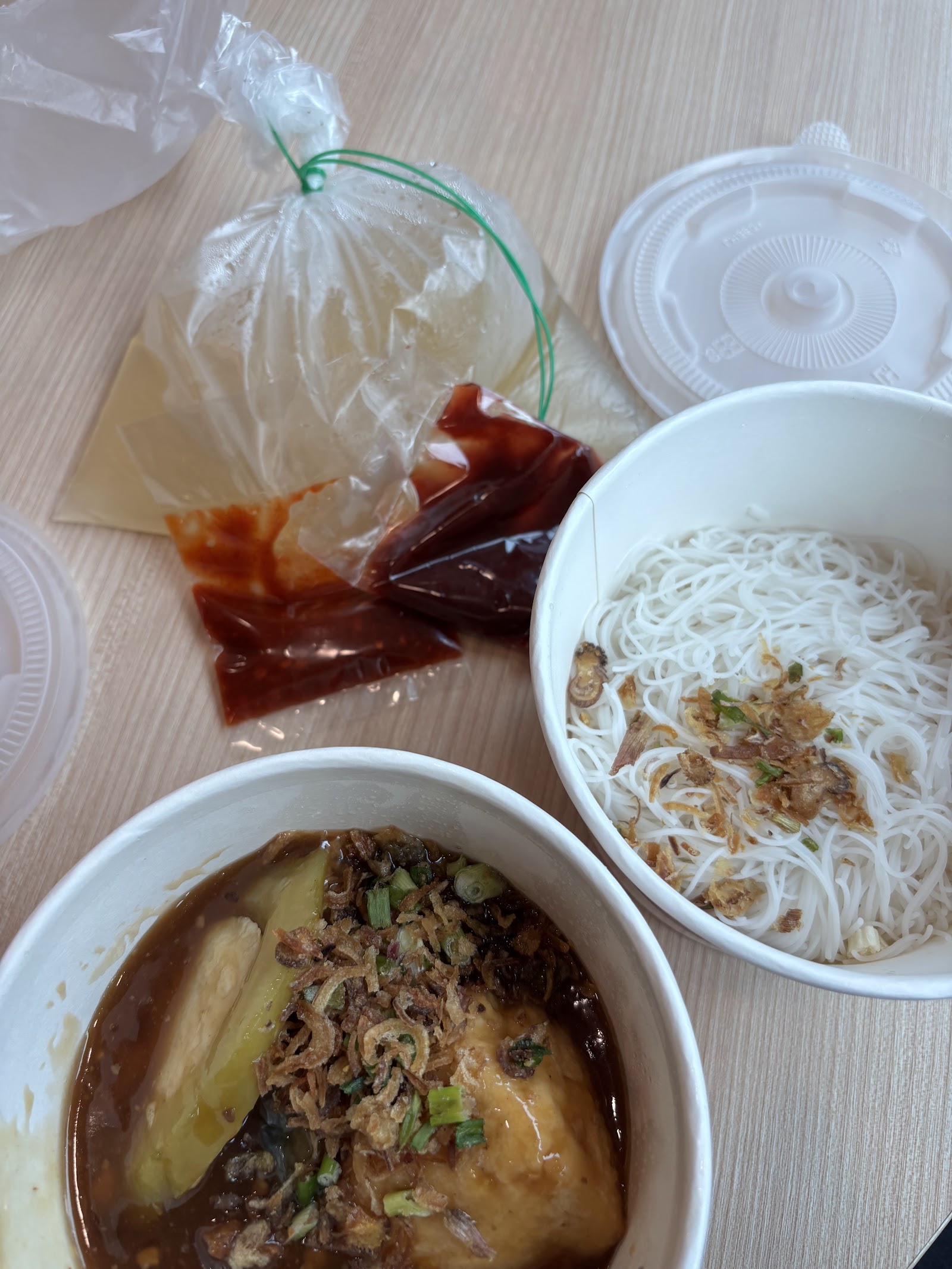 Tiong Bahru Yong Tao Hu 中峇魯釀豆腐