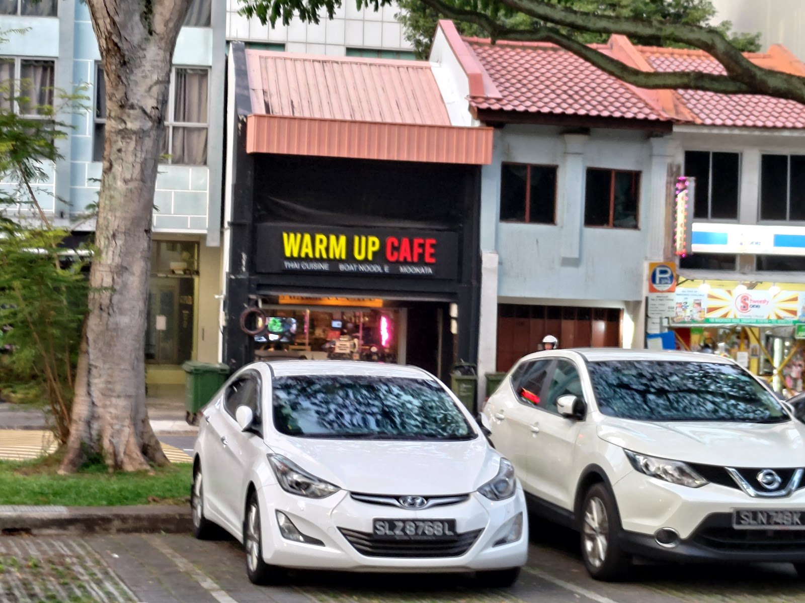 Warm Up Cafe @Mackenzie Road