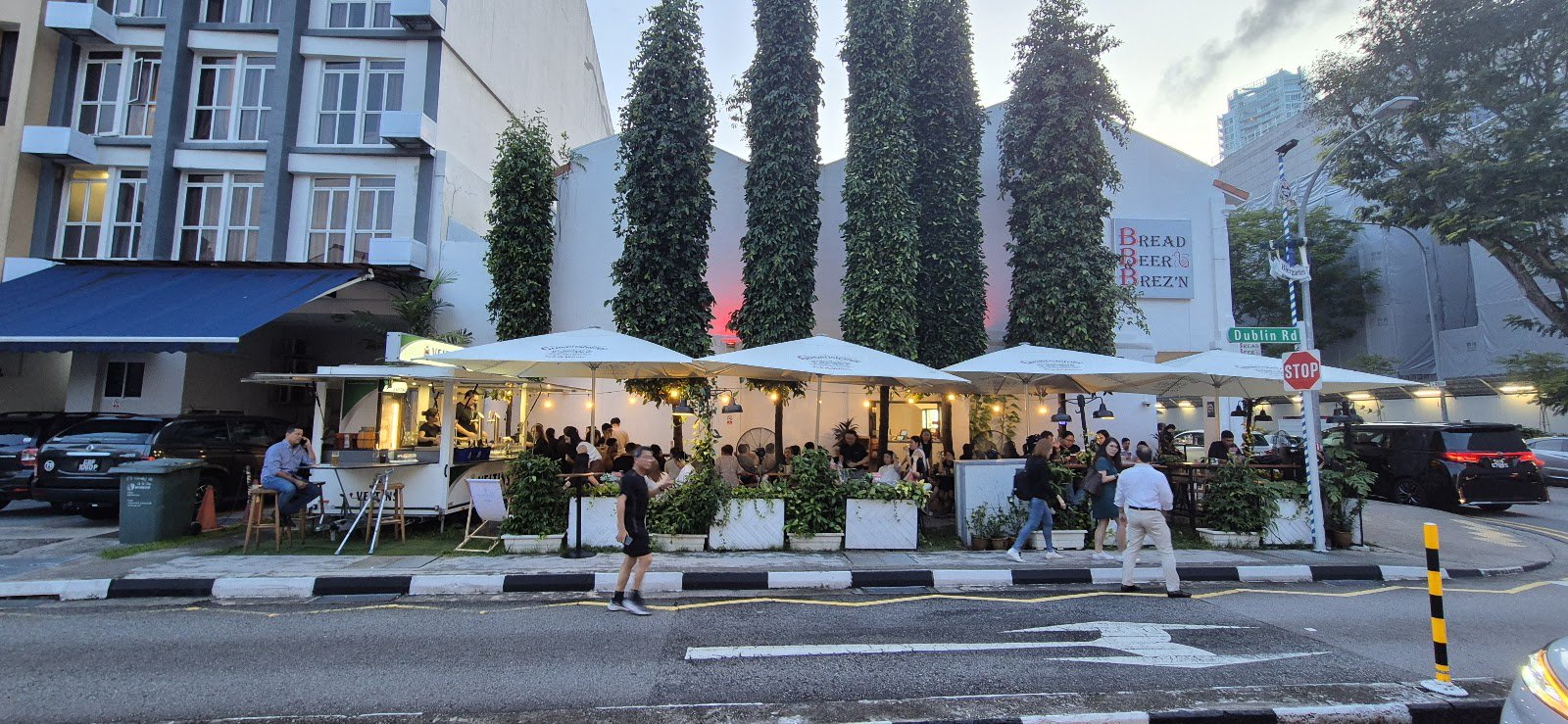 BB&B - Bread, Beer & Brez'n (Killiney Road) - Biergarten & Restaurant photo 4