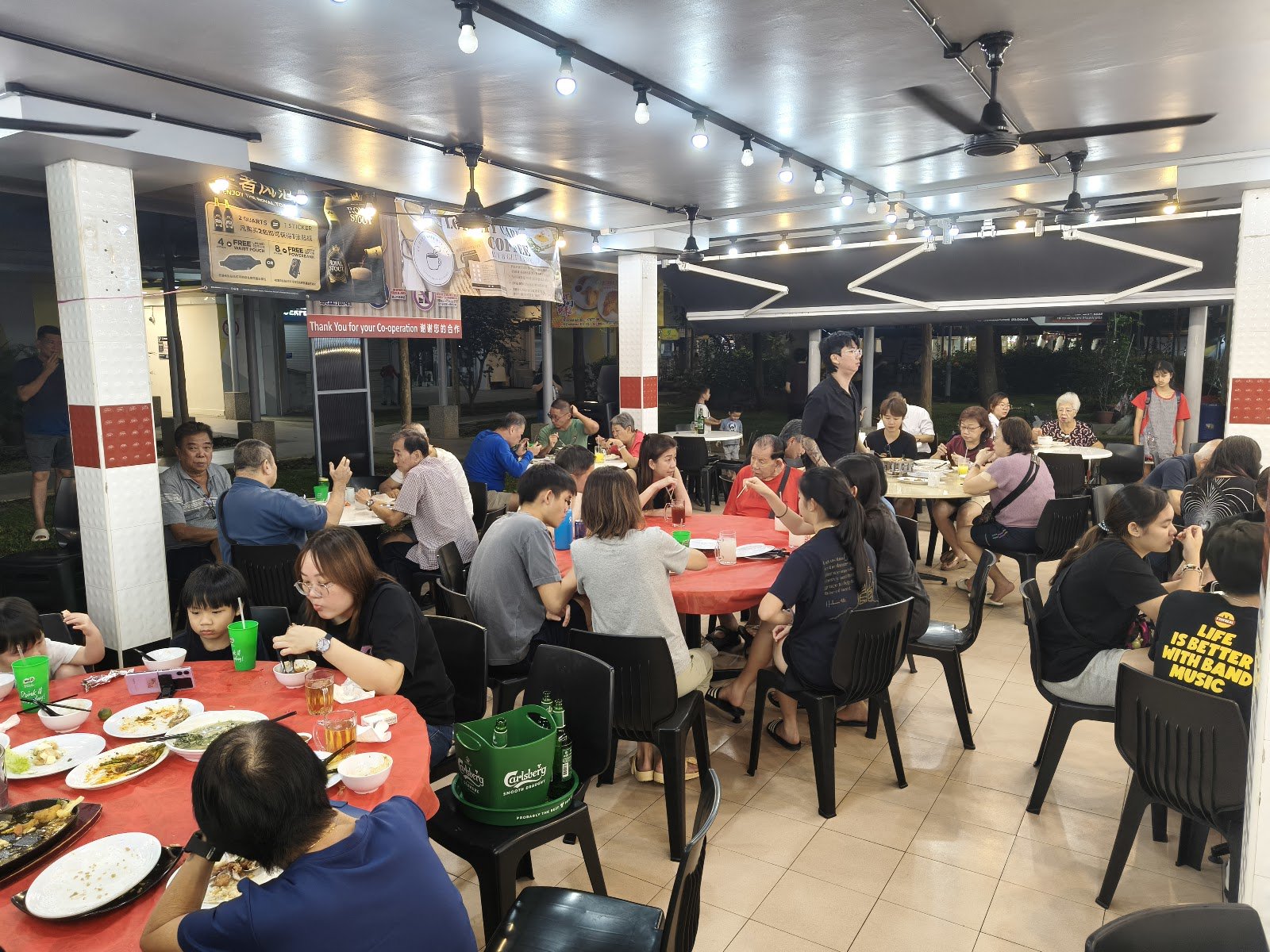 Red Lantern Seafood 红灯笼菜馆 (44 Owen Road)