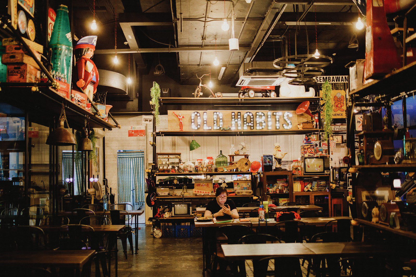 Old Habits Cafe