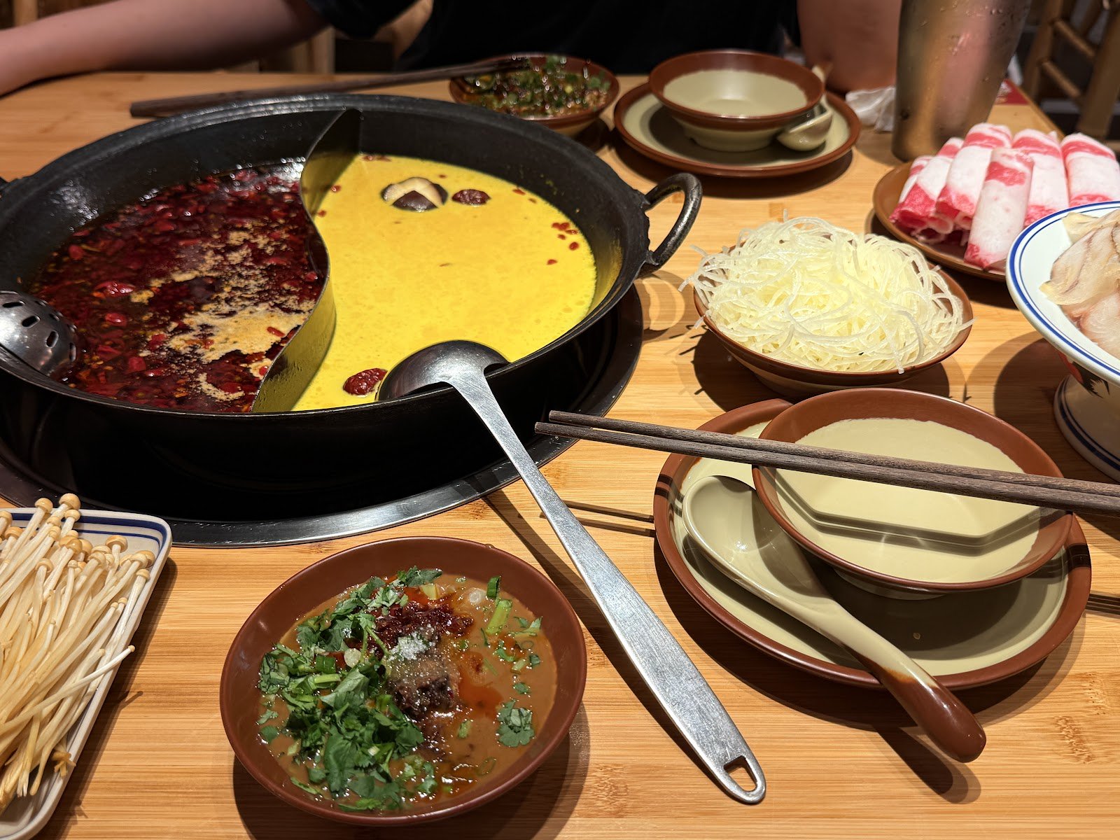 武大郎老火锅 WU DA LANG OLD HOT POT photo 5