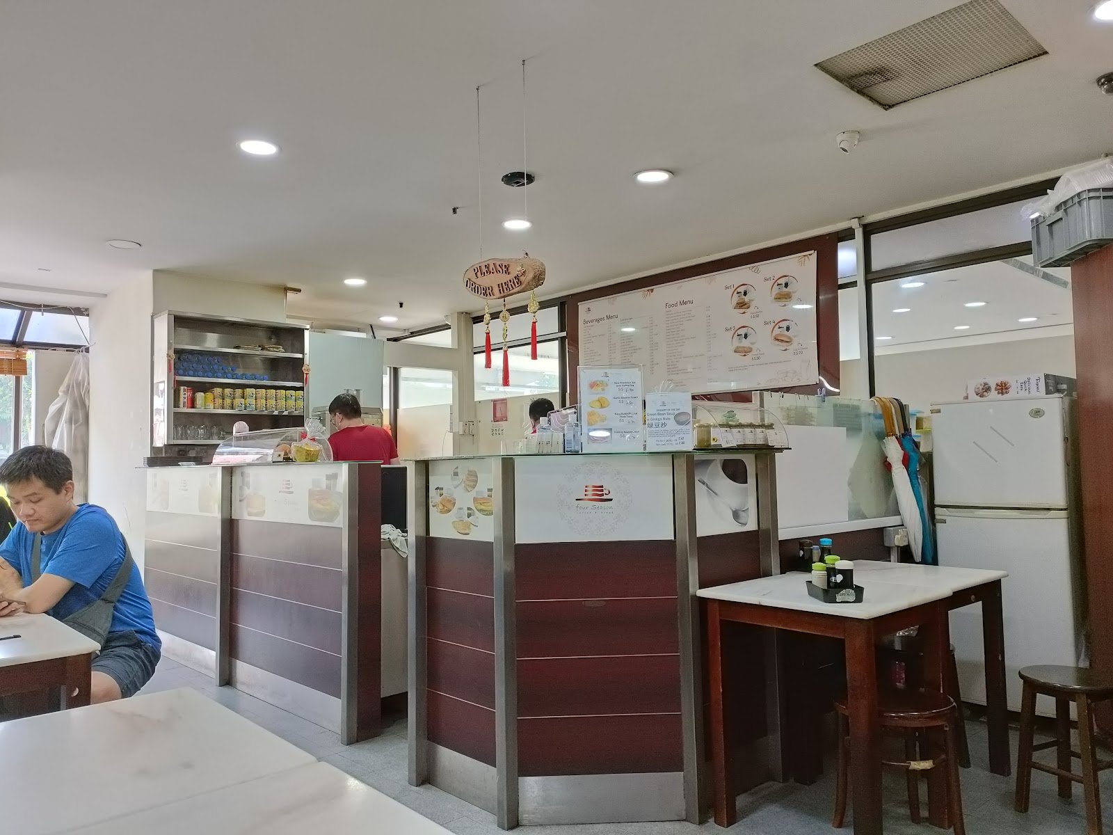 Four Season Cafe