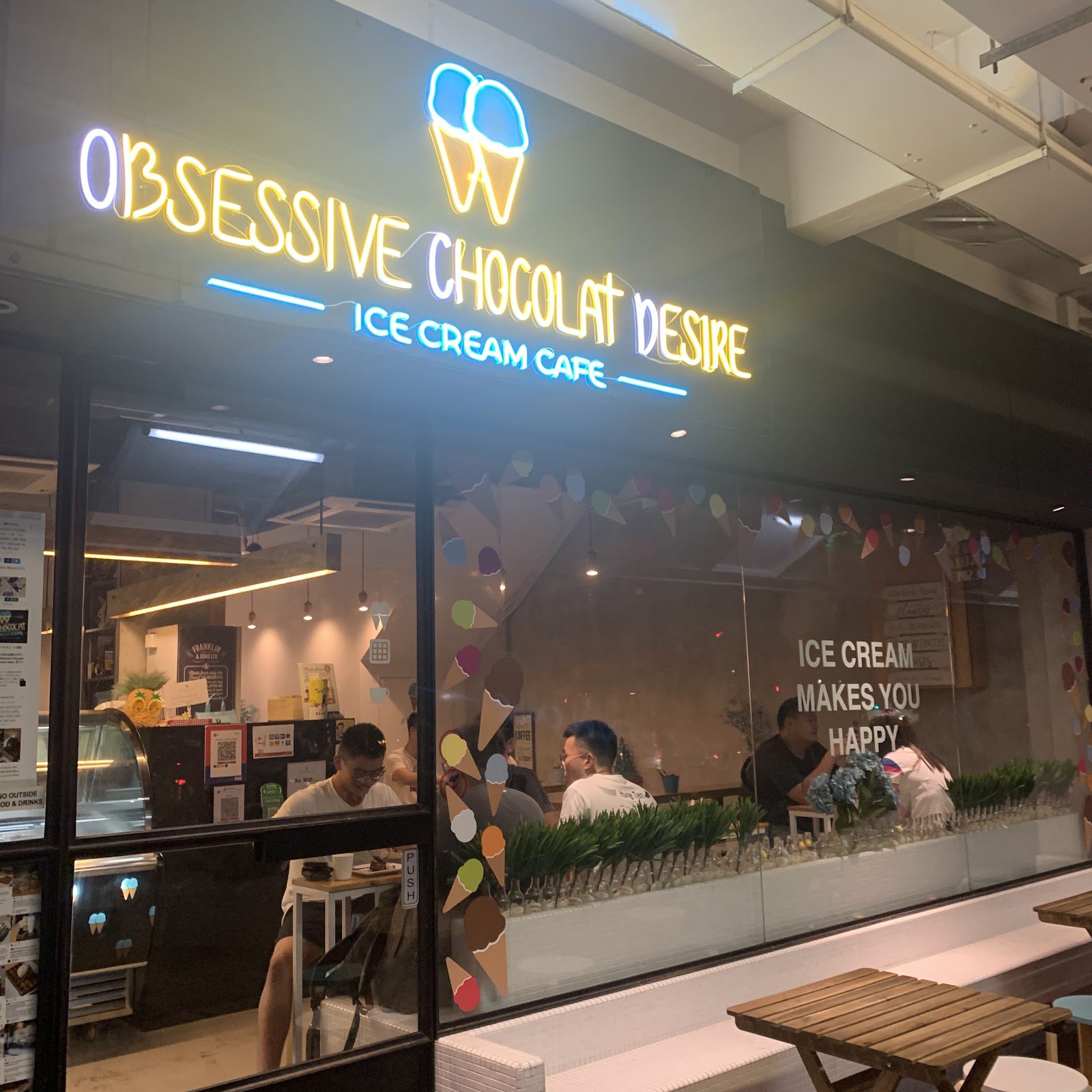 S-11 AMK 530 Food House