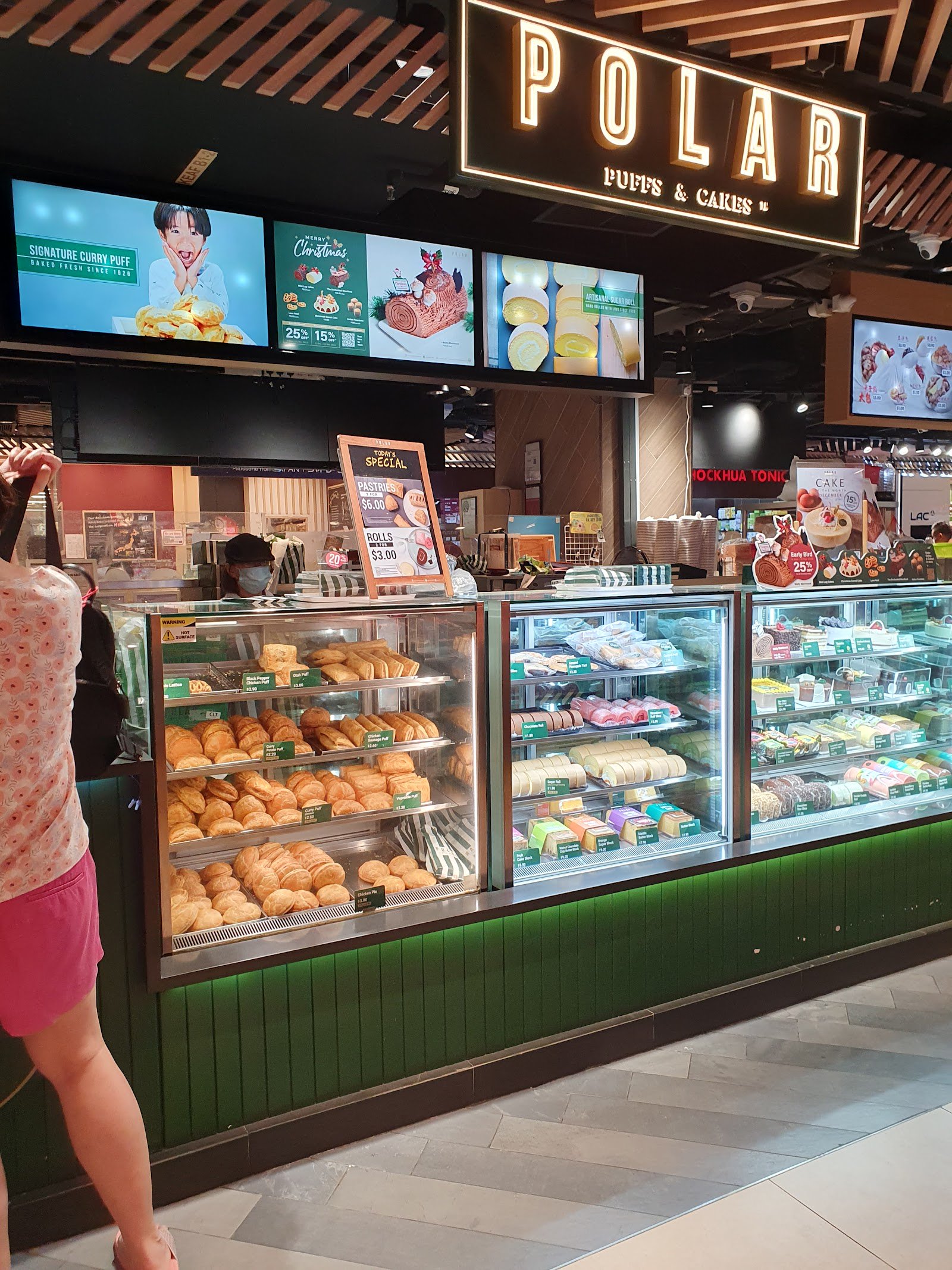 Polar Puffs & Cakes | The Clementi Mall photo 2