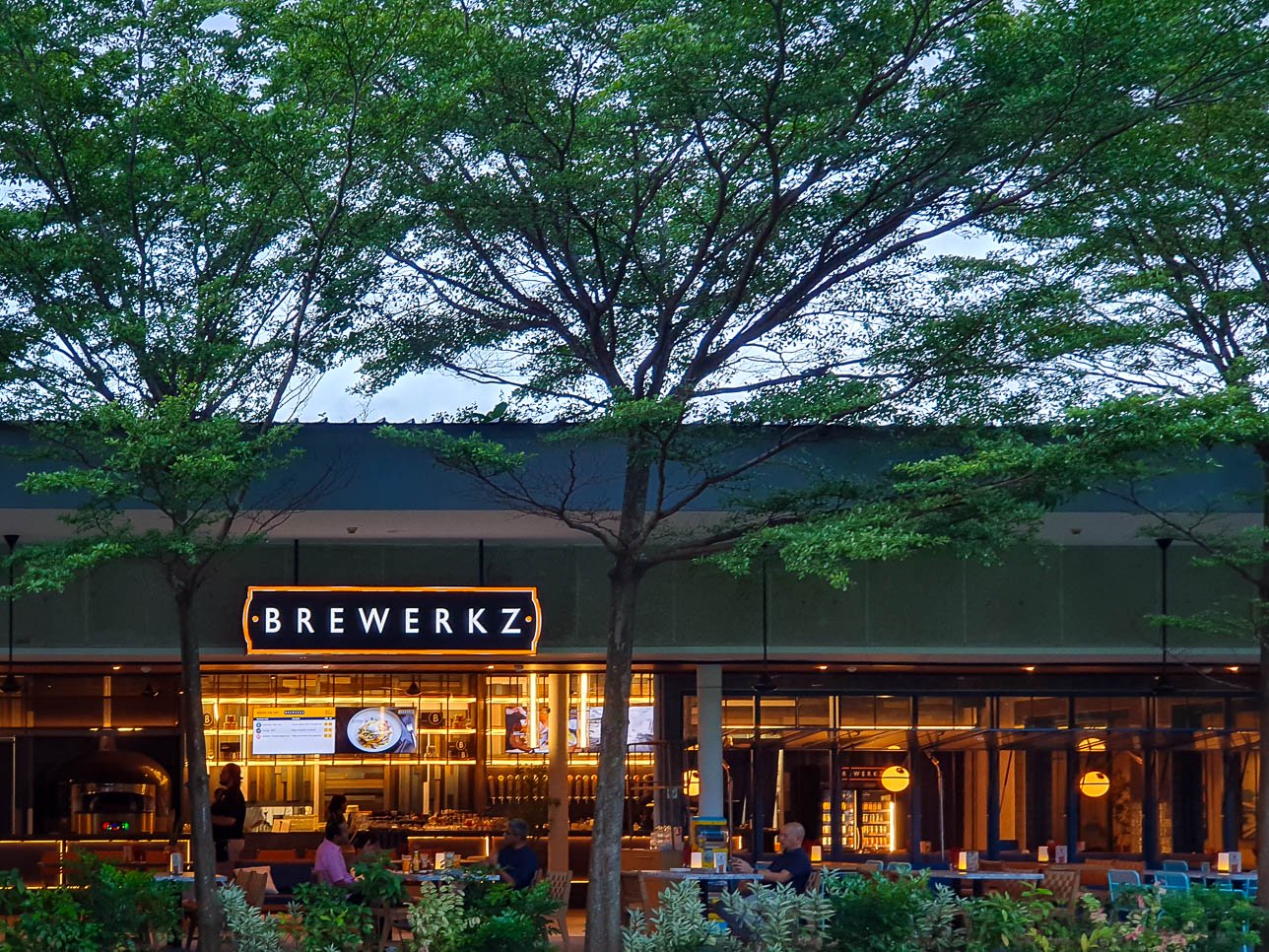 Brewerkz East Coast Park photo 9