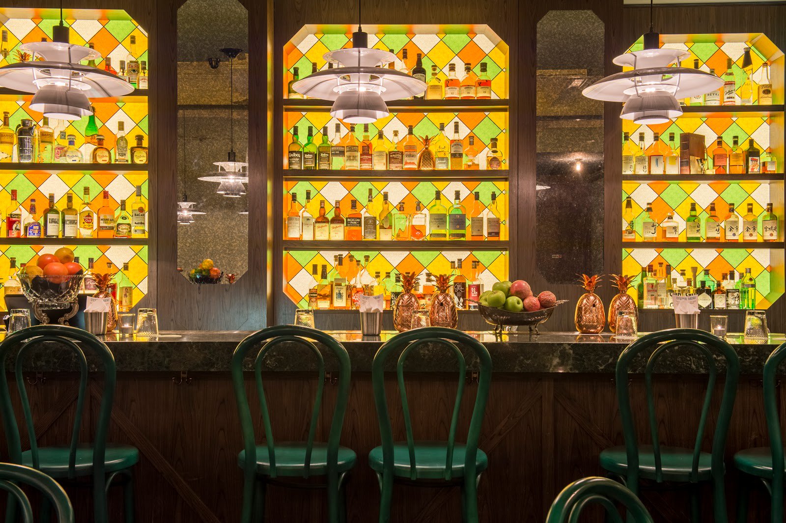 Gibson Bar