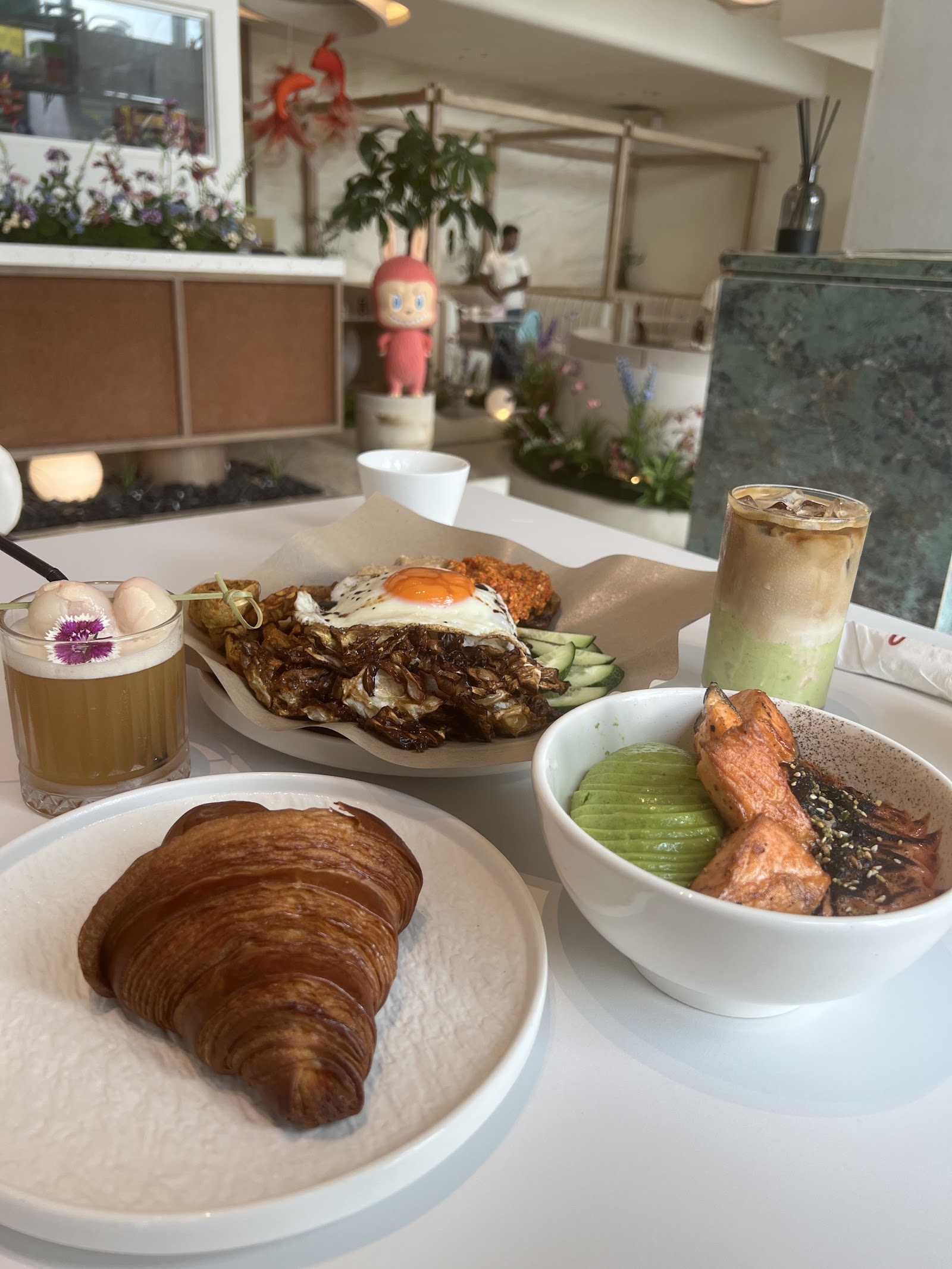 Fiancée cafe photo 2