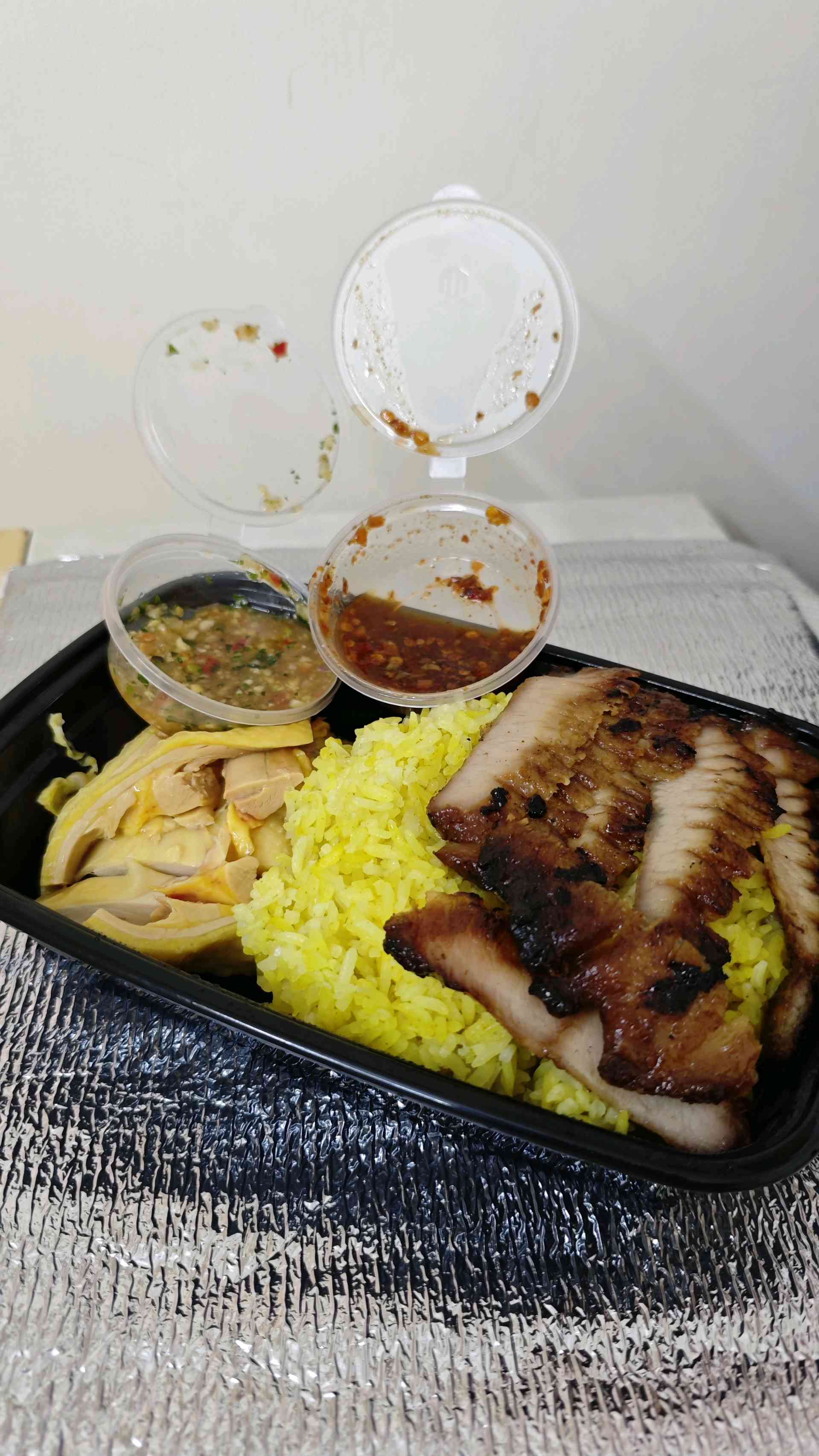 燒豬頸肉拼海南雞飯